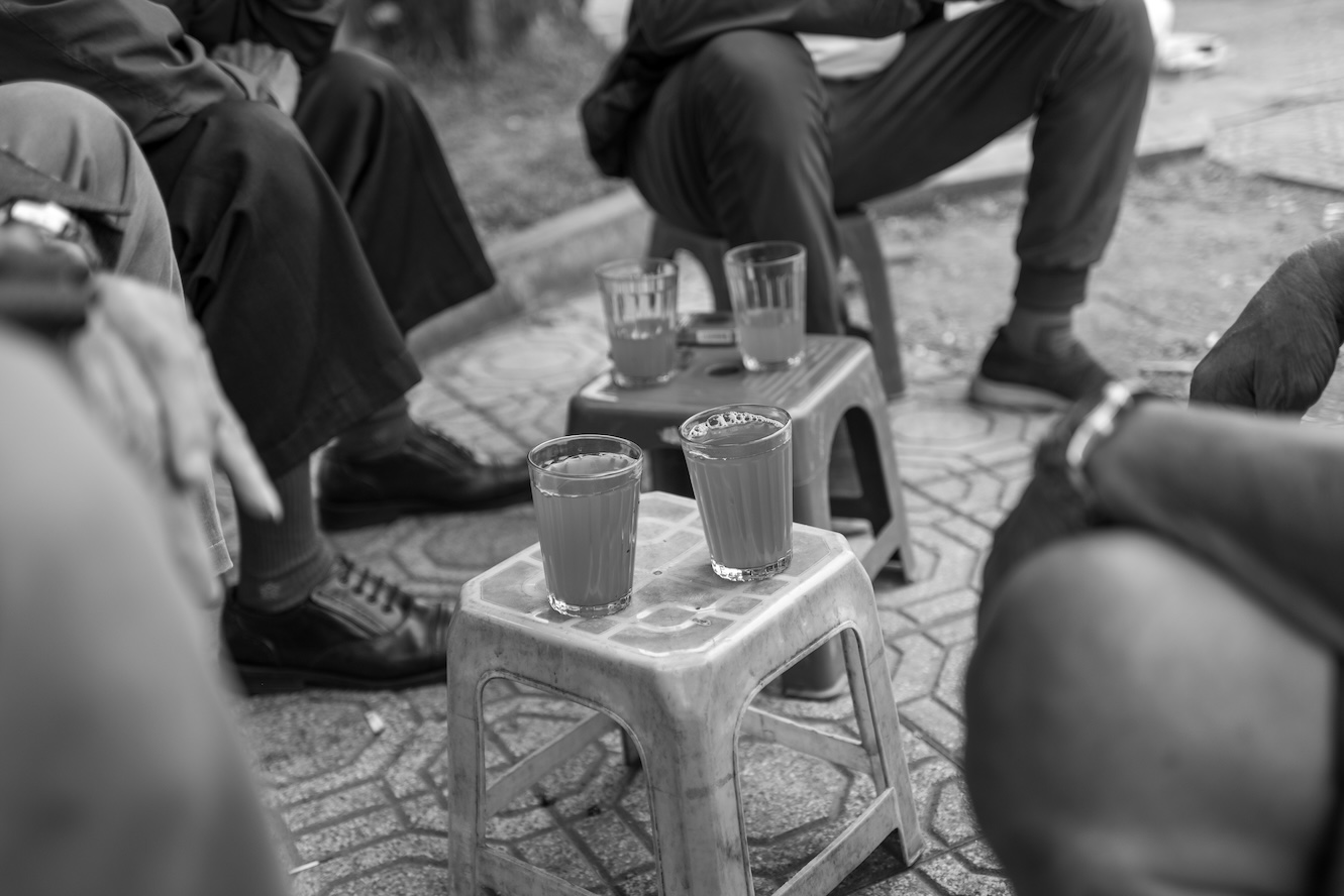 teas at low table